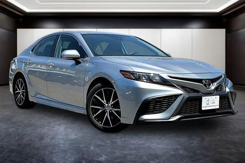 Celestial Silver Metallic 2023 Toyota Camry SE