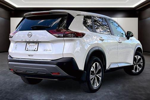 Pearl White Tricoat 2023 Nissan Rogue SV