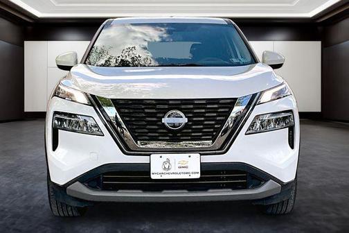 Pearl White Tricoat 2023 Nissan Rogue SV