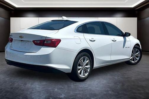 Summit White 2024 Chevrolet Malibu FWD 1LT
