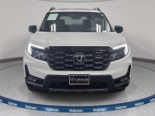 Platinum White Pearl 2023 Honda Passport TrailSport