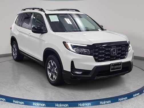 Platinum White Pearl 2023 Honda Passport TrailSport