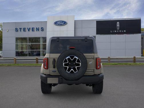 Desert Sand 2026 Ford Bronco Outer Banks