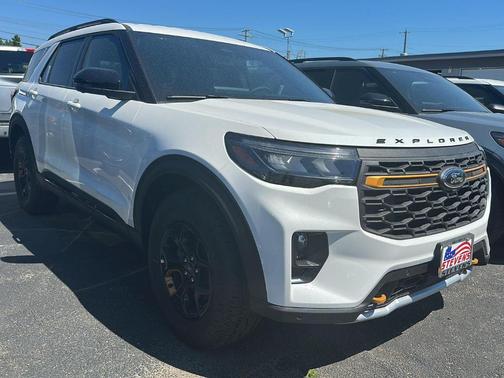 Star White 2026 Ford Explorer Tremor