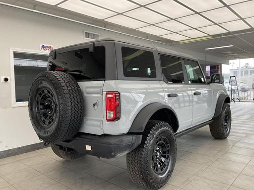 Avalanche Gray 2026 Ford Bronco Big Bend