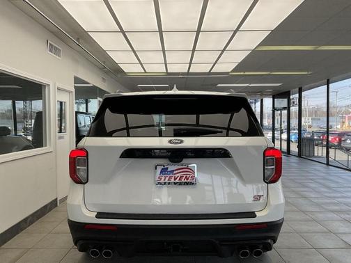 Star White 2022 Ford Explorer ST