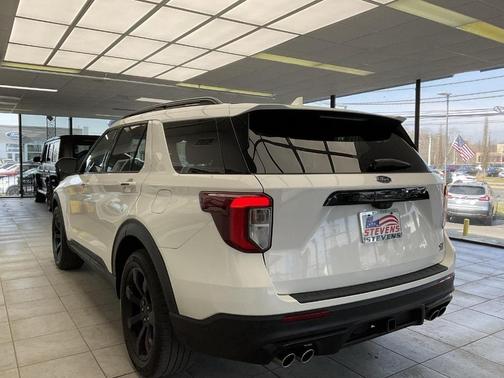 Star White 2022 Ford Explorer ST