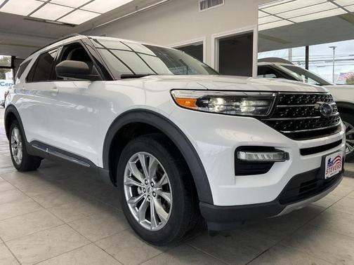 Oxford White 2020 Ford Explorer XLT