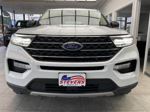 Oxford White 2020 Ford Explorer XLT