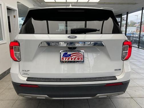 Oxford White 2020 Ford Explorer XLT
