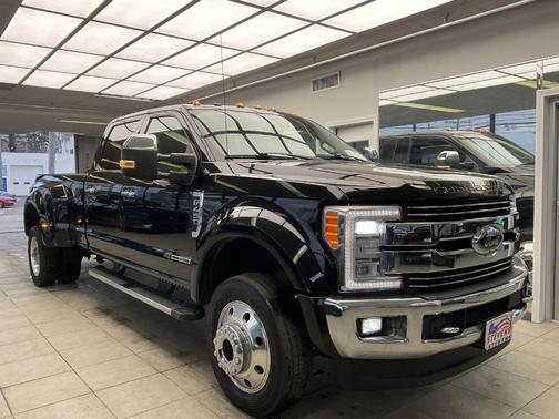Shadow Black 2017 Ford F-450 Lariat