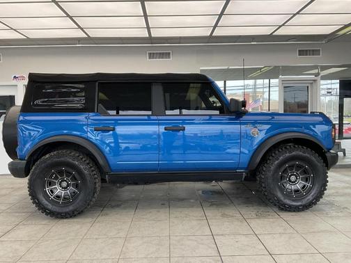 Velocity Blue 2022 Ford Bronco Black Diamond
