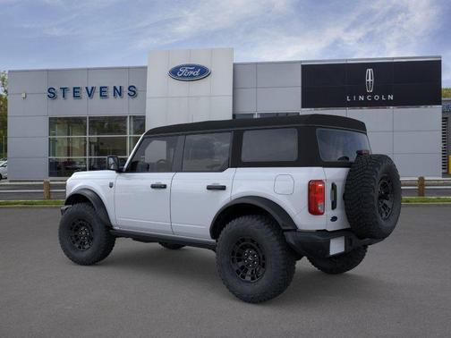 Oxford White 2026 Ford Bronco Big Bend