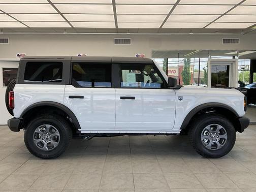 Oxford White 2026 Ford Bronco Big Bend