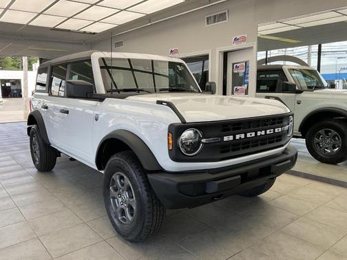 Oxford White 2026 Ford Bronco Big Bend