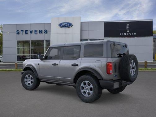 Carbonized Gray Metallic 2026 Ford Bronco Big Bend