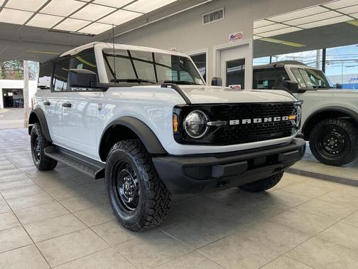 Oxford White 2026 Ford Bronco Big Bend