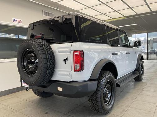 Oxford White 2026 Ford Bronco Big Bend