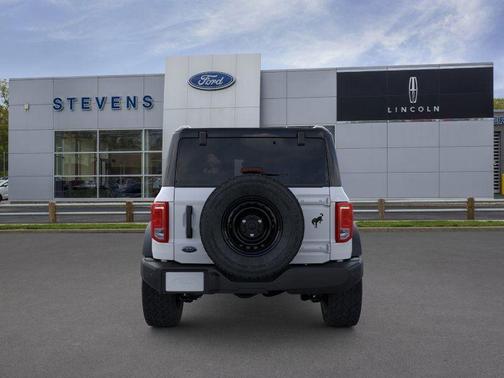 Oxford White 2026 Ford Bronco Big Bend