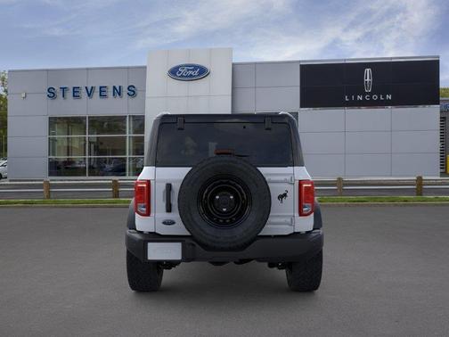 Oxford White 2026 Ford Bronco Big Bend