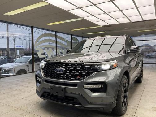 Carbonized Gray 2023 Ford Explorer ST