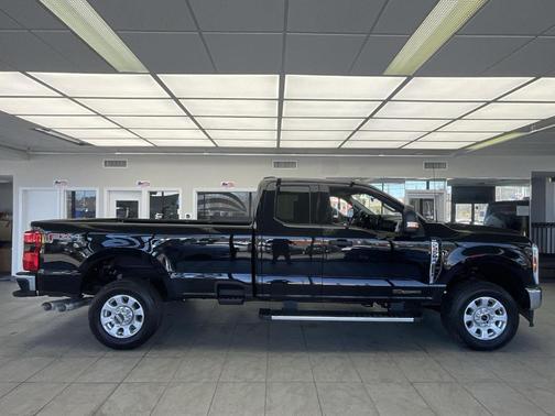 Agate Black 2024 Ford F-350 XLT