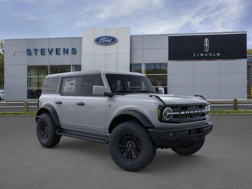 Avalanche Gray 2026 Ford Bronco Outer Banks