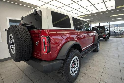 Ruby Red Metallic Tinted Clearcoat 2026 Ford Bronco Outer Banks