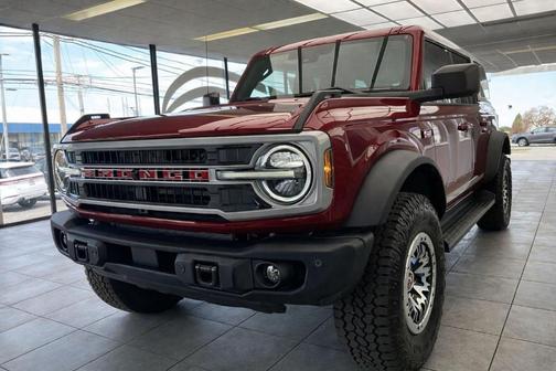 Ruby Red Metallic Tinted Clearcoat 2026 Ford Bronco Outer Banks
