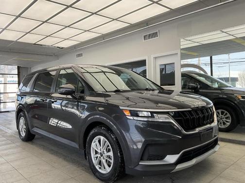 Metal 2023 Kia Carnival LX