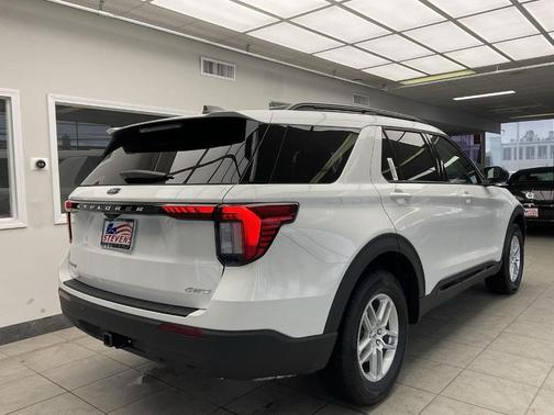 Star White 2026 Ford Explorer Active