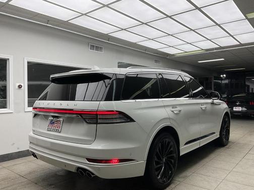 Pristine White 2021 Lincoln Aviator Reserve AWD