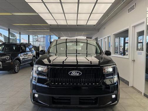 Shadow Black 2026 Ford Maverick Lobo Standard
