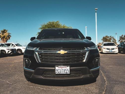 Mosaic Black Metallic 2023 Chevrolet Traverse LS