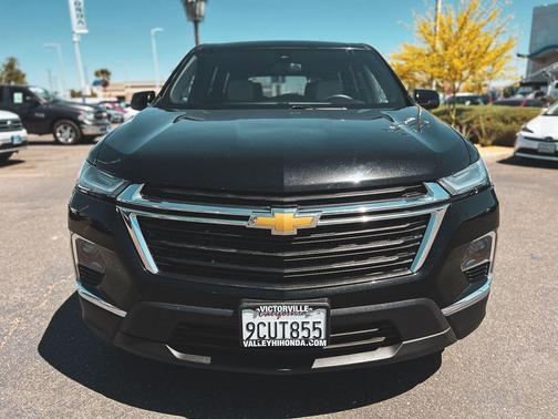 Mosaic Black Metallic 2023 Chevrolet Traverse LS