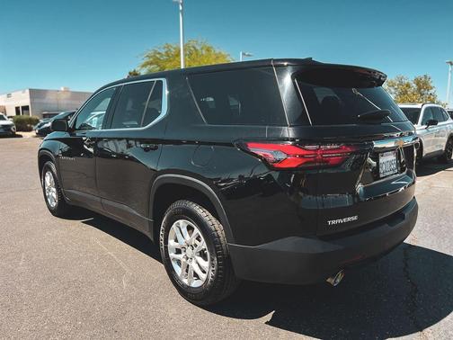 Mosaic Black Metallic 2023 Chevrolet Traverse LS