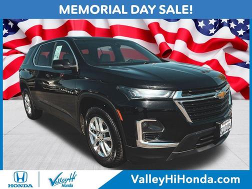 Mosaic Black Metallic 2023 Chevrolet Traverse LS