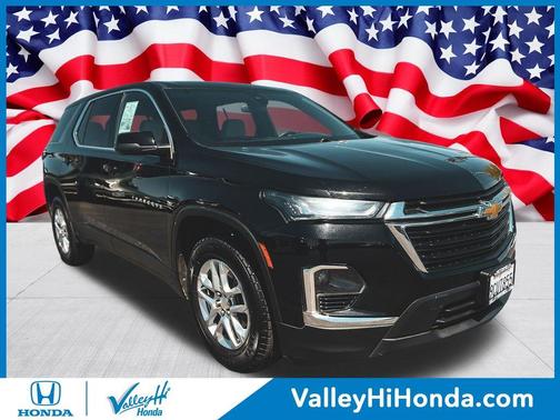 Mosaic Black Metallic 2023 Chevrolet Traverse LS