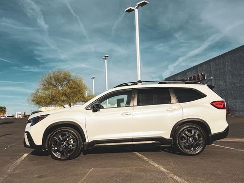 Crystal White Pearl 2023 Subaru Ascent Onyx Edition