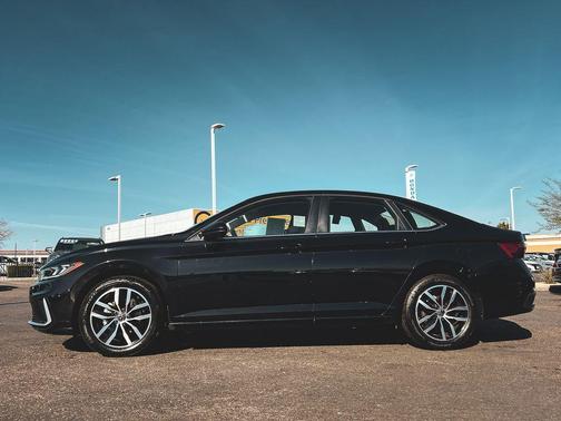 2025 Volkswagen Jetta 1.5T SE