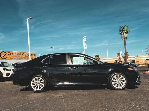 2022 Toyota Camry LE