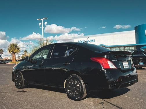 2017 Nissan Versa 1.6 S+