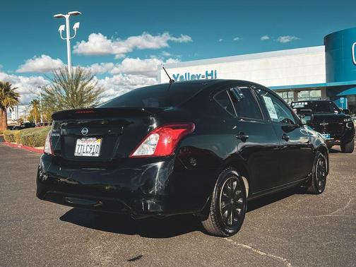 2017 Nissan Versa 1.6 S+