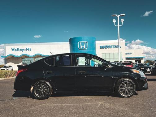 2017 Nissan Versa 1.6 S+