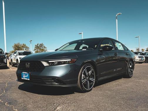 Meteorite Gray Metallic 2026 Honda Accord SE