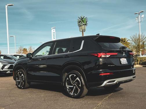 2023 Mitsubishi Outlander 