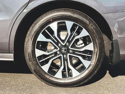 Modern Steel Metallic 2026 Honda Odyssey Elite