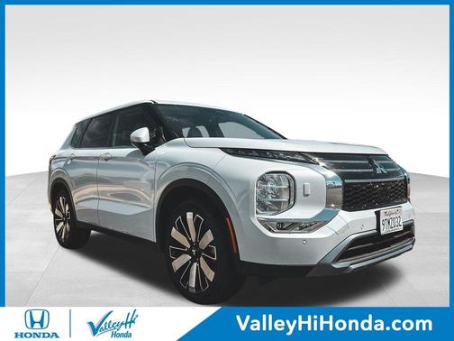 Black 2025 Mitsubishi Outlander SE