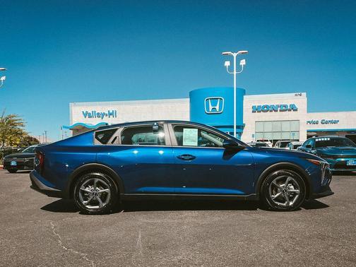 Deep Sea Blue 2025 Kia K4