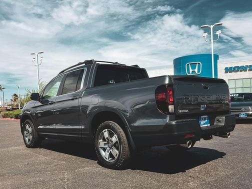 Modern Steel Metallic 2026 Honda Ridgeline RTL